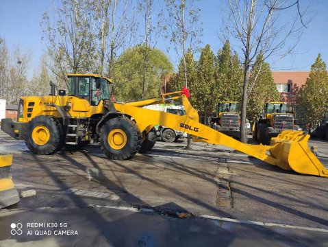 跃进港实现非道路移动机械迭代升级双百目标