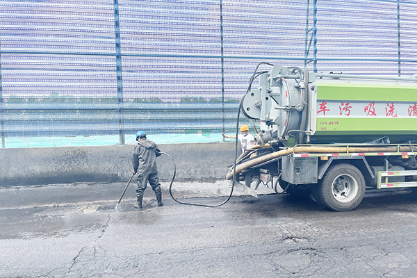 1654591589113922.jpg 港航跃进港:跃进港全面开展雨水管网清淤工作2.jpg