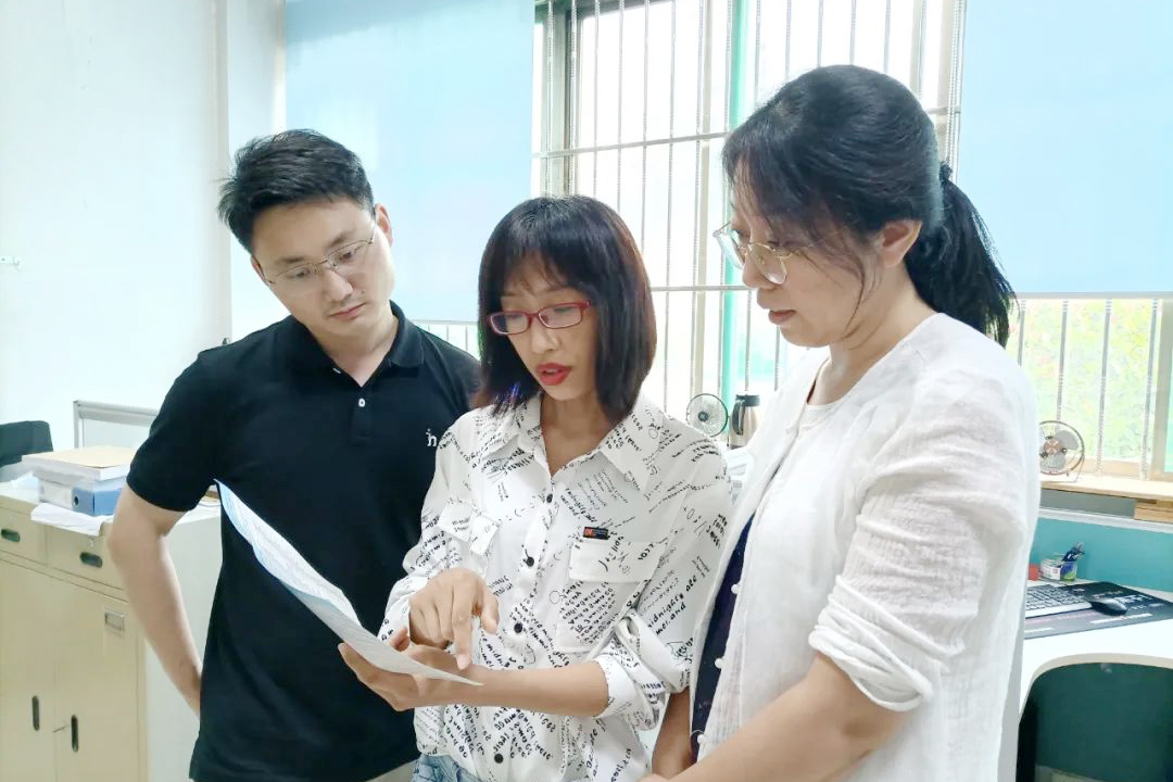 1658390663819601.jpg 2022年7月20日运河煤矿建立补充医疗保险进行中(张静丁晓晓).jpg