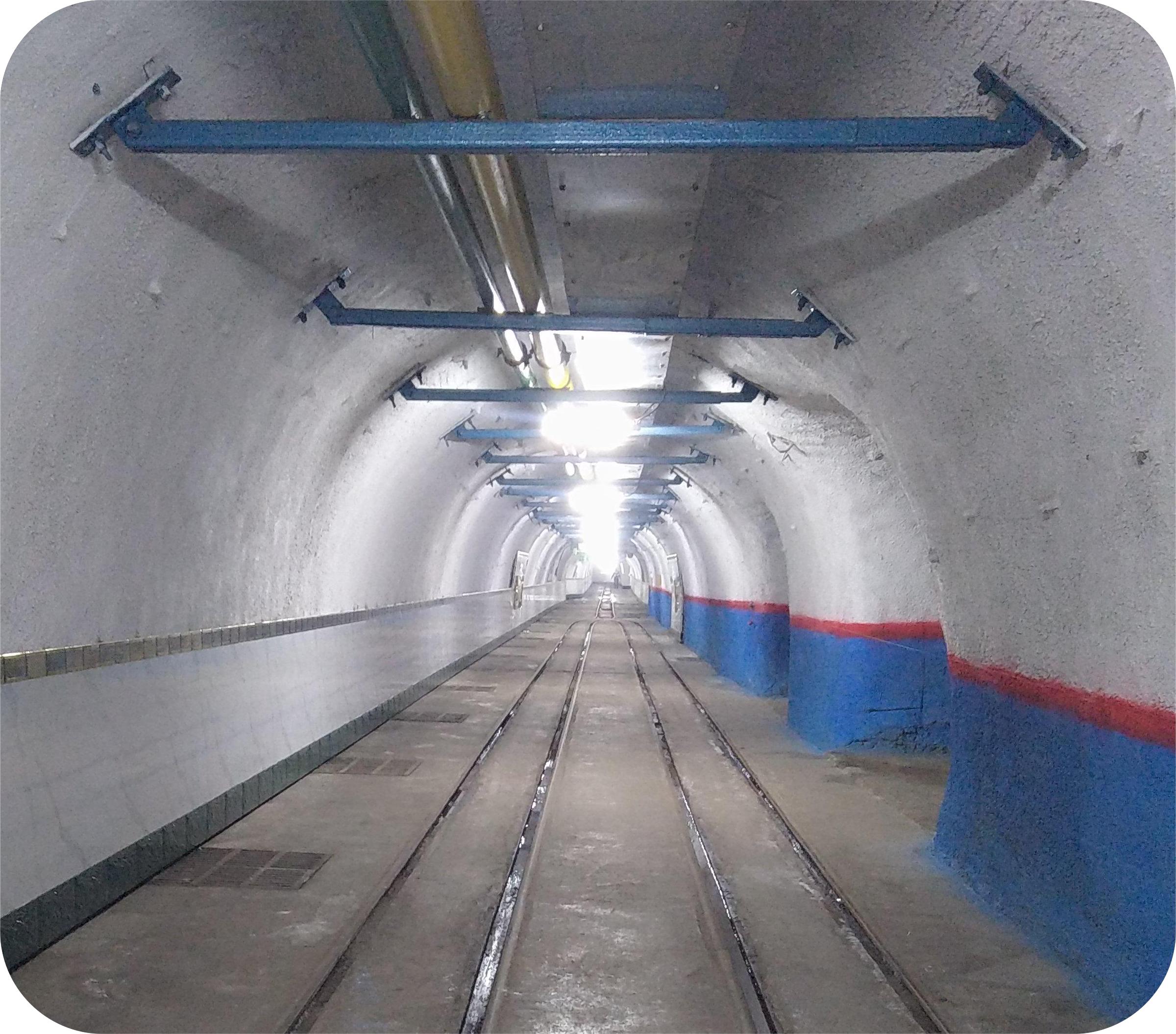 1661849890651405.jpg 8.27金桥煤矿:金桥煤矿井下“亮灯工程”,照亮脚下路 温暖职工心(杨长伟摄).jpg