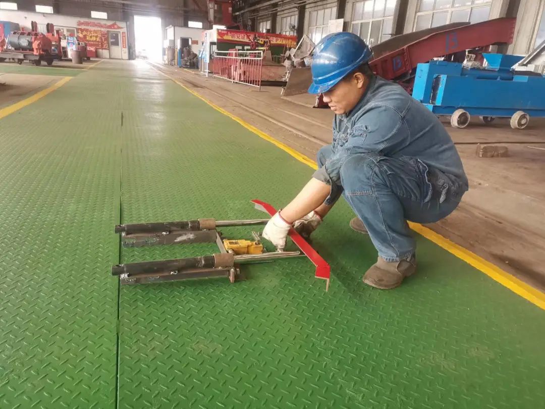 1696897529557820.jpg 单轨吊防撞.jpg