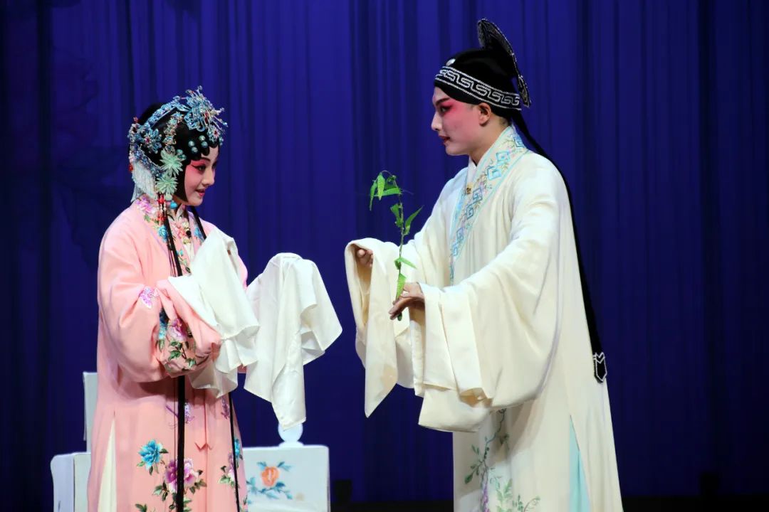 1698460661319295.jpg 640 (12).jpg