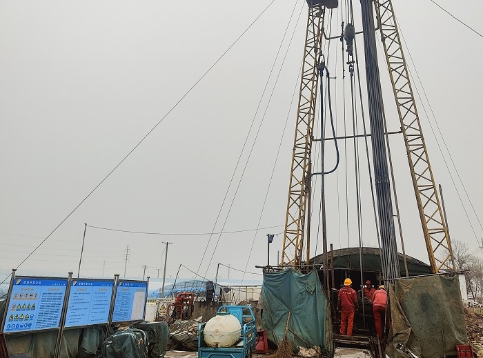 1703127431260643.jpg 喜讯:花园煤矿五采区地面钻孔喜见煤层_看图王.jpg