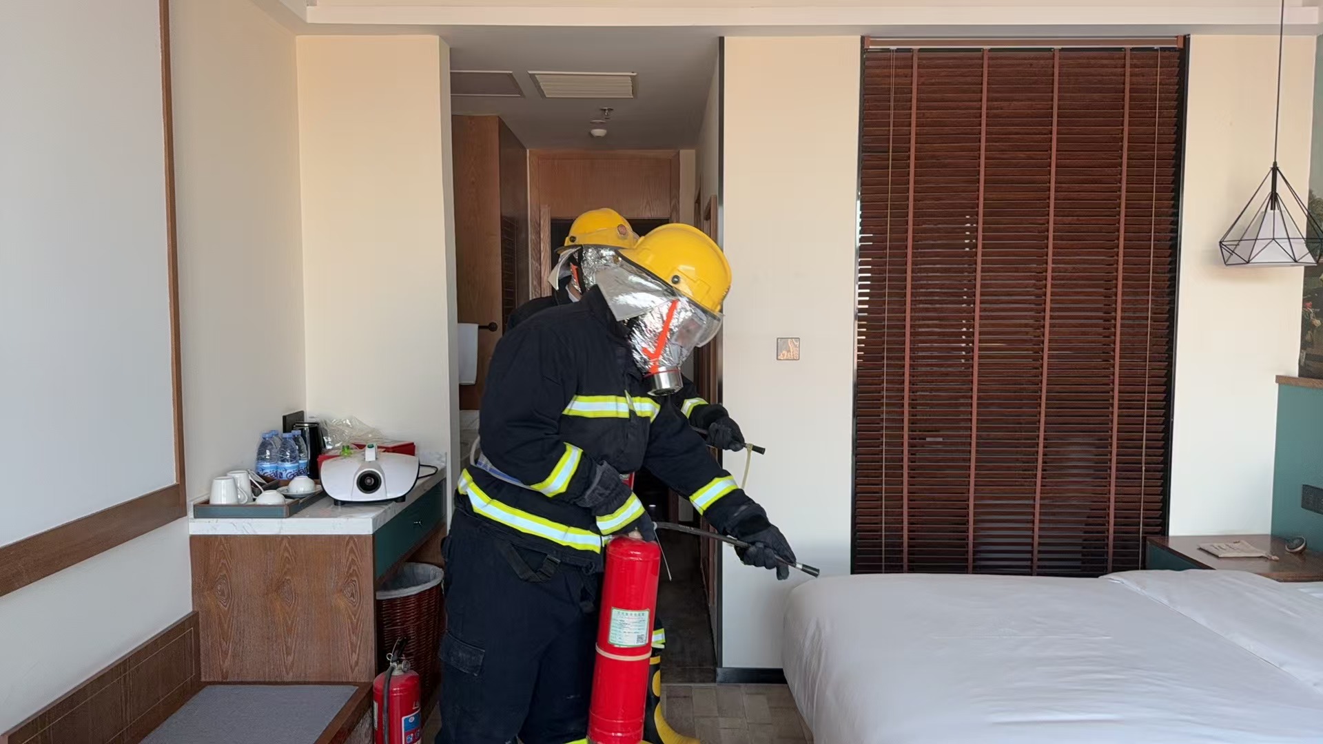 1733964544635106.jpg 2f9fa441bdb78424bc5cf567ebe9ff3.jpg