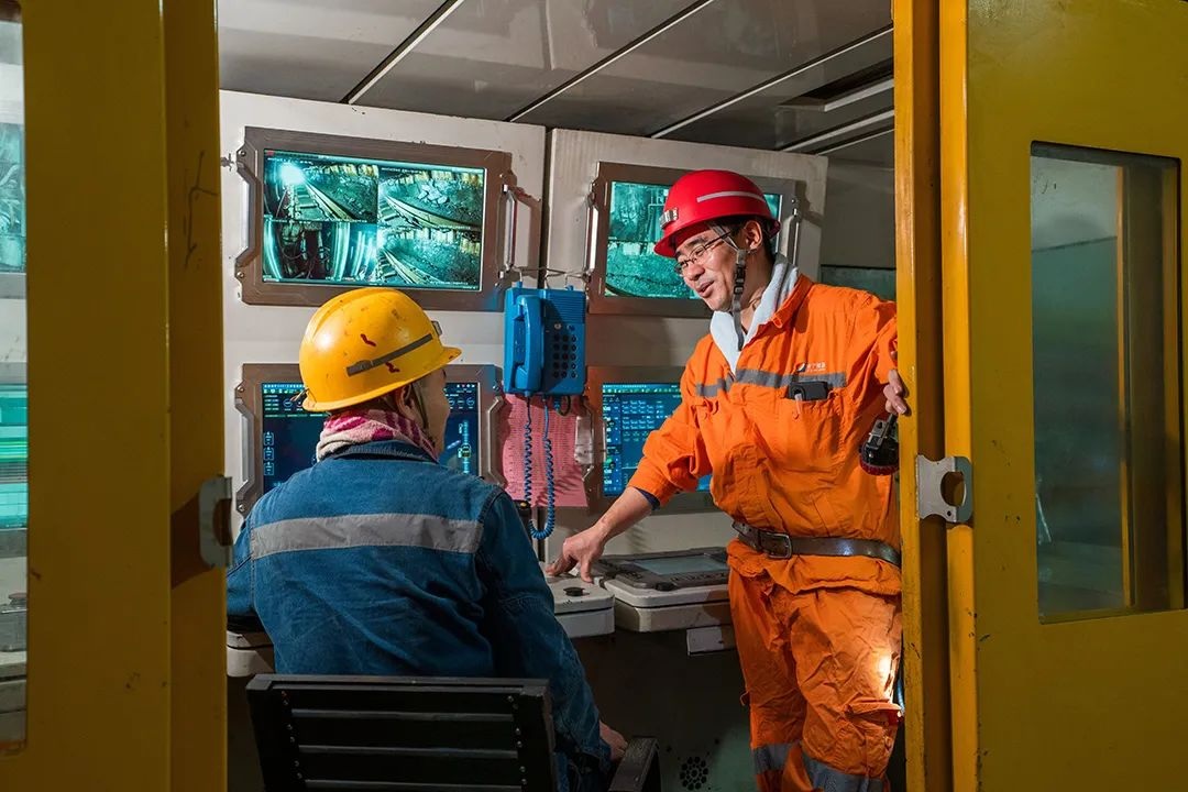 1756197967526020.jpg 01.jpg