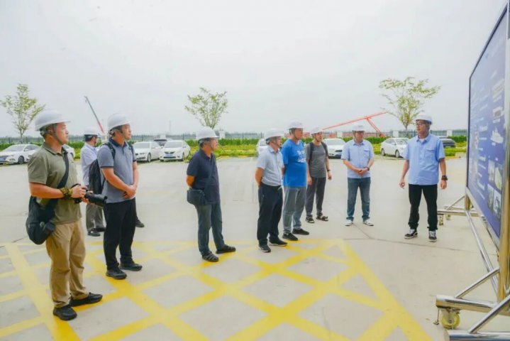 济宁市摄协与山东新能船业党支部开展联建活动