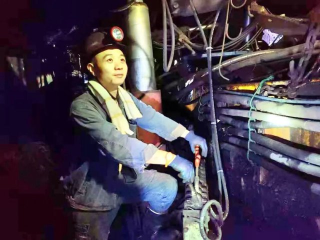 班组长典型事迹丨张国光：扎根煤海践初心，奋勇担当显本色