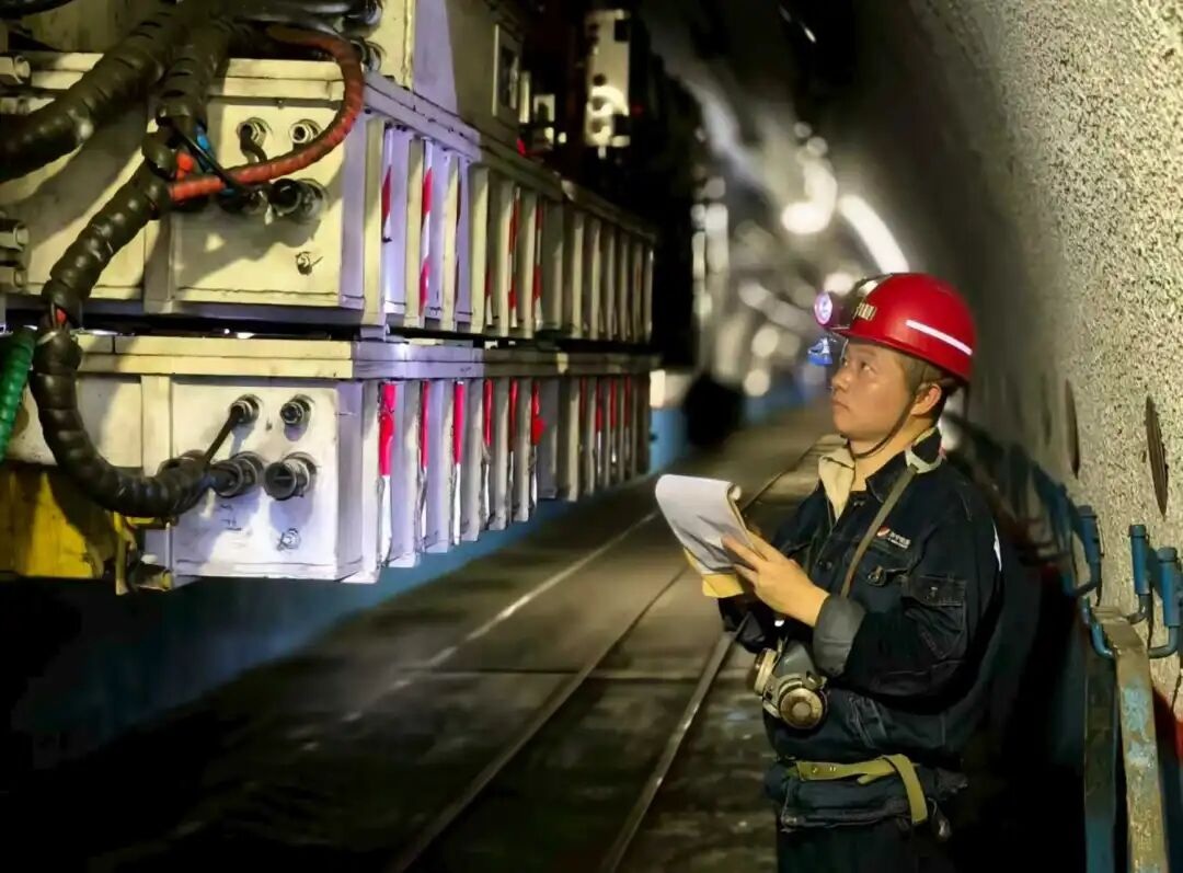 1759887998495295.jpg 001.jpg